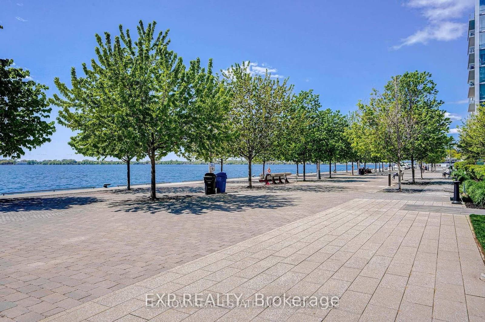 39 Queens Quay E, Unit 101