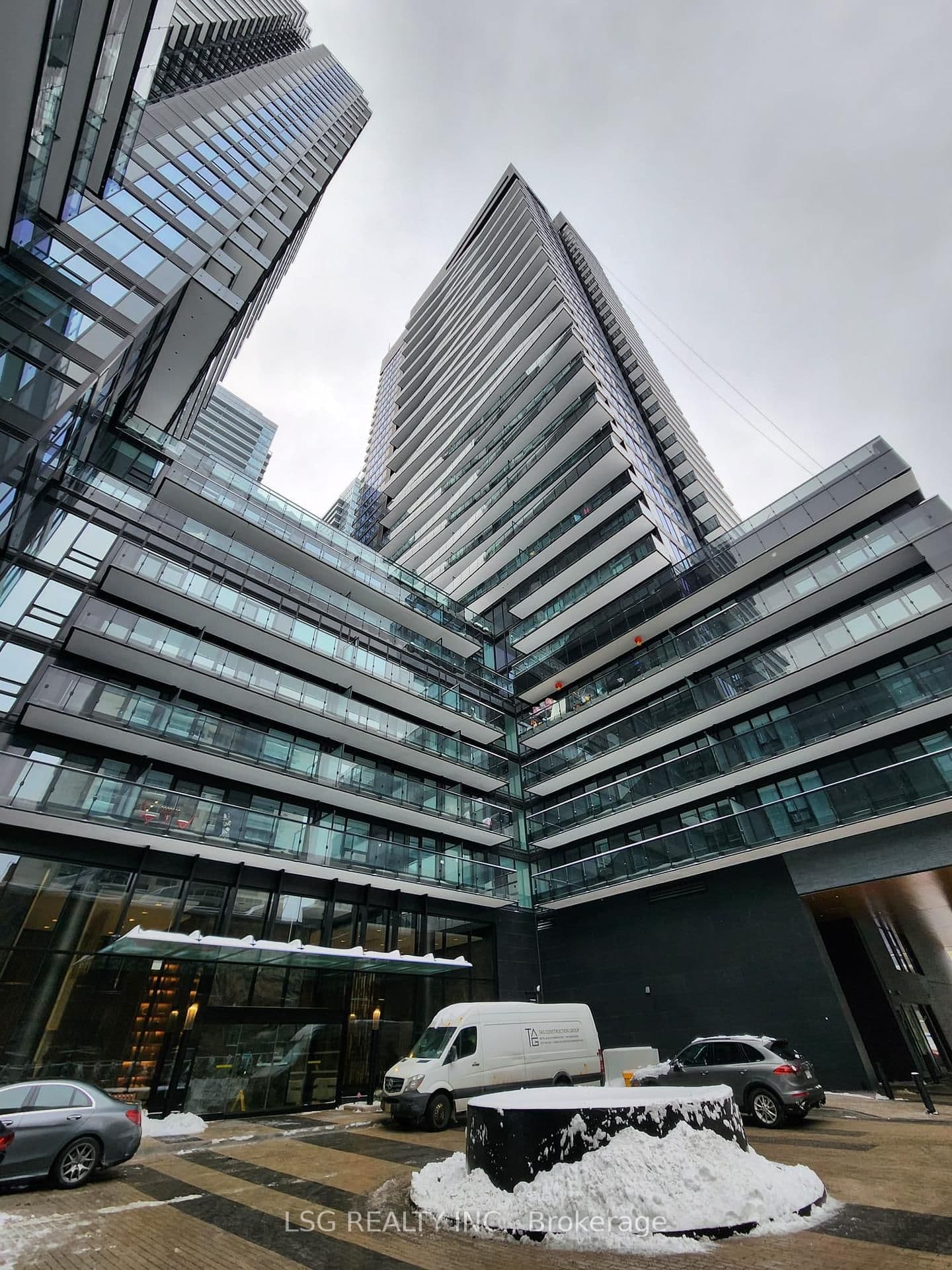 117 Broadway Avenue, Unit 2103