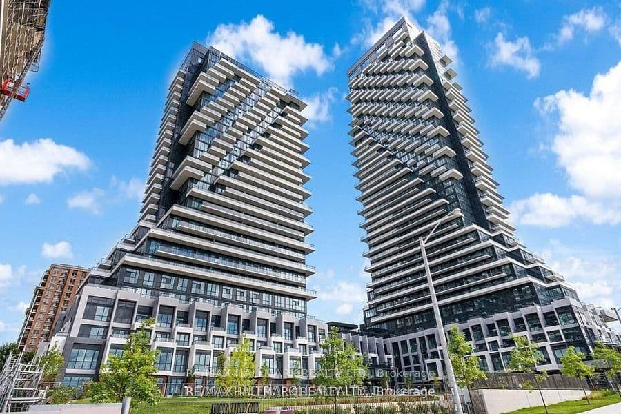 30 Inn On The Park Drive, Unit GPH10