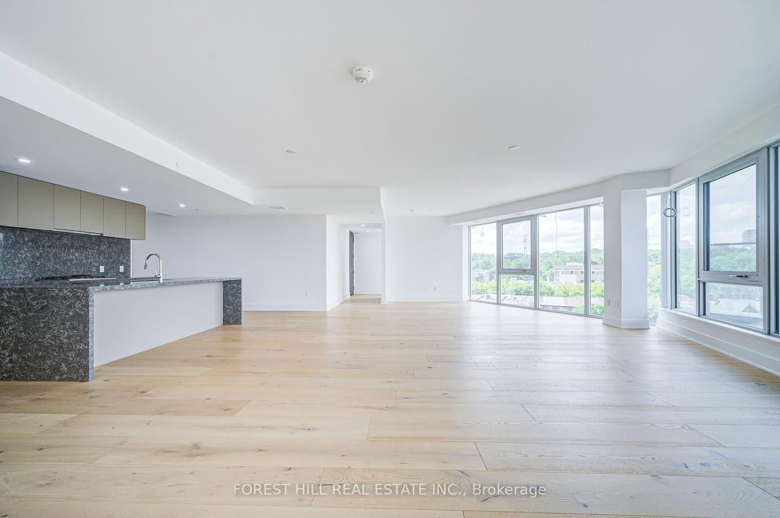 346 Davenport Road, Unit 602