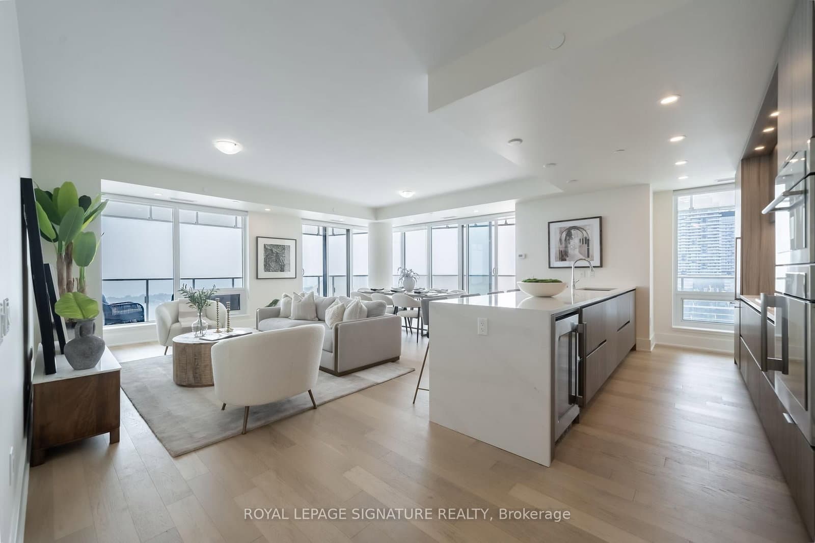28 Freeland Street, Unit 5402