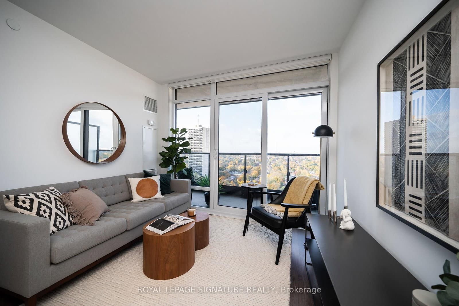 18 Erskine Avenue, Unit 2001