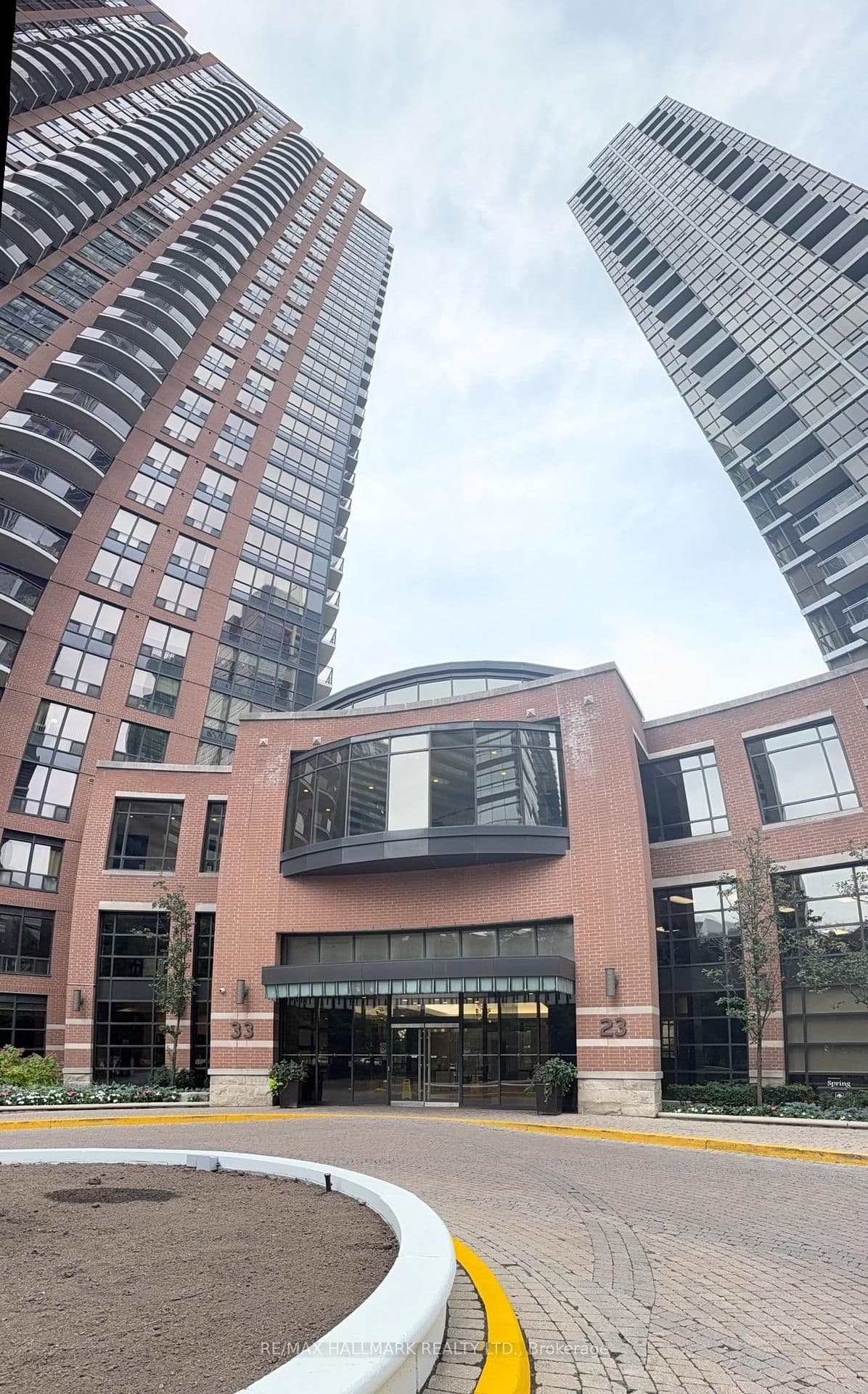 #2507 - 33 Sheppard Avenue E