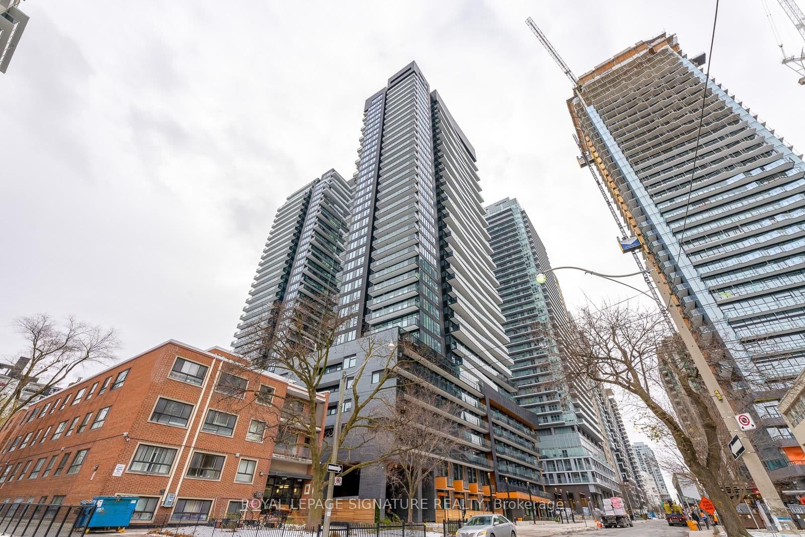 117 Broadway Avenue, Unit 1103