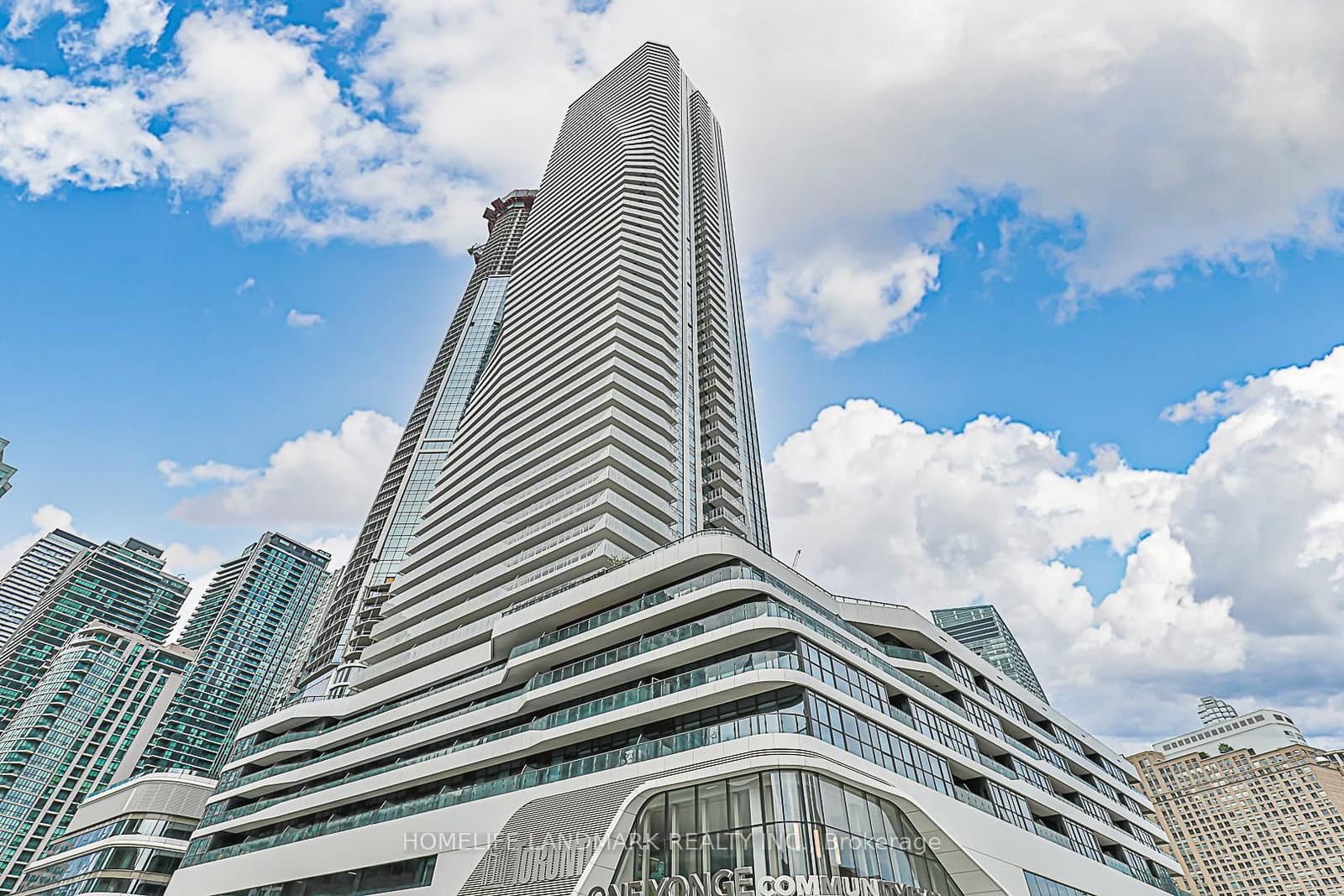 28 Freeland Street, Unit 3309