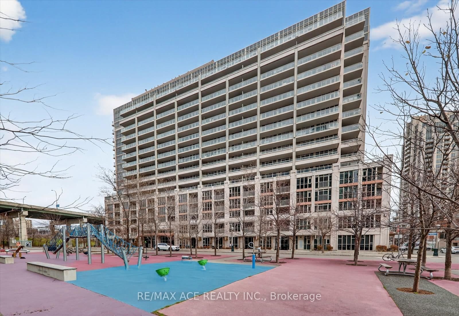 #706 - 35 Bastion Street