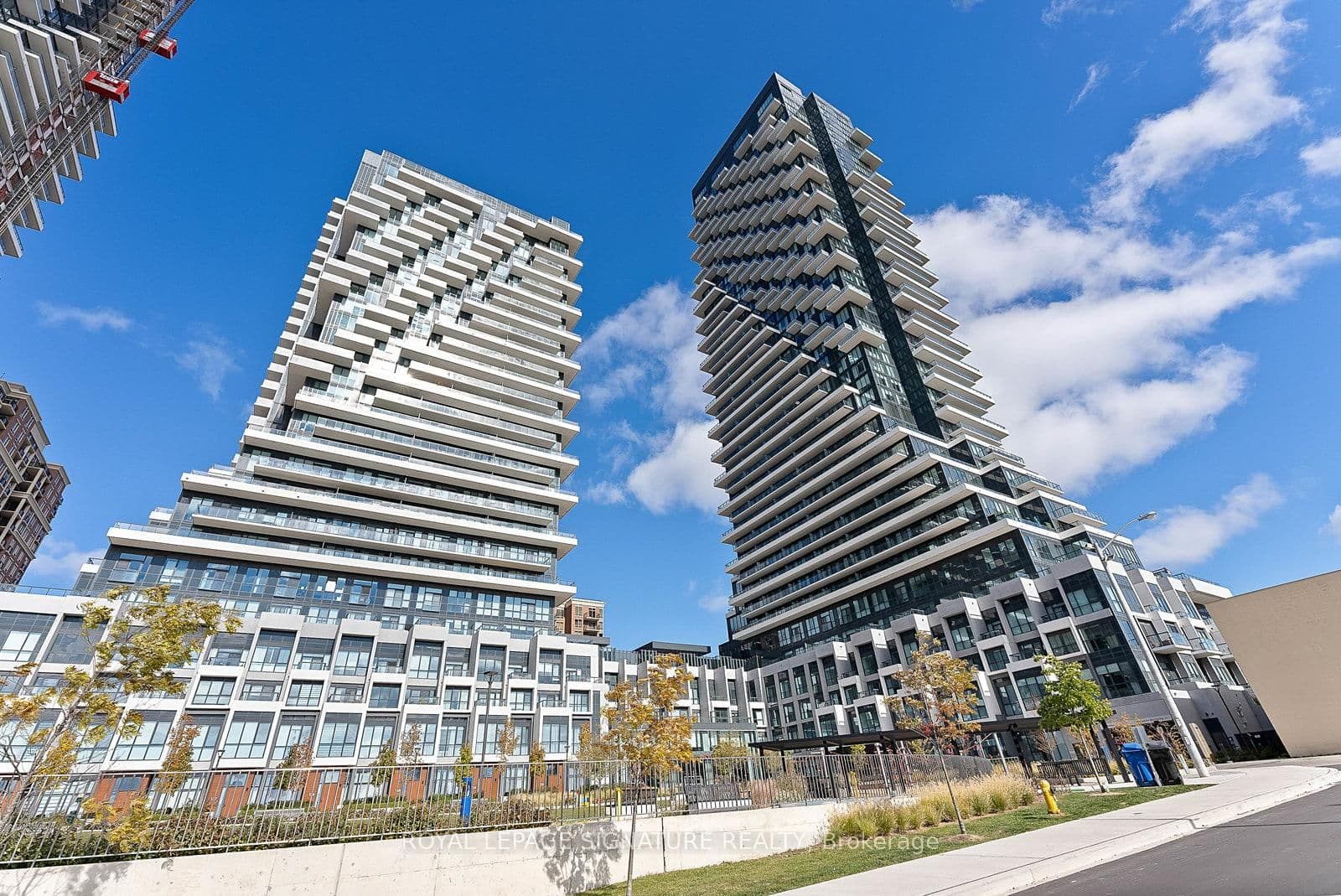 30 Inn On The Park Drive, Unit 2507