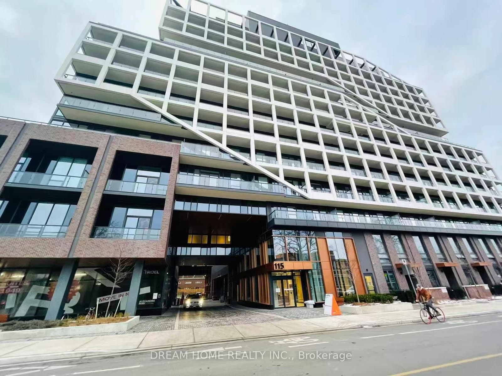 115 Denison Avenue, Unit 805