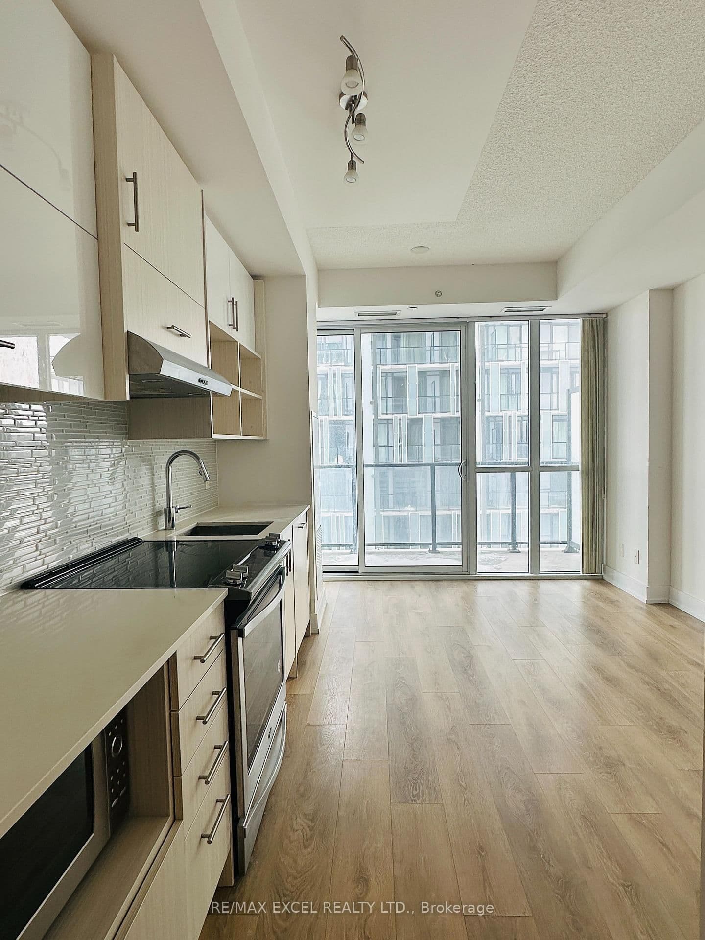 128 Fairview Mall Drive, Unit 1309