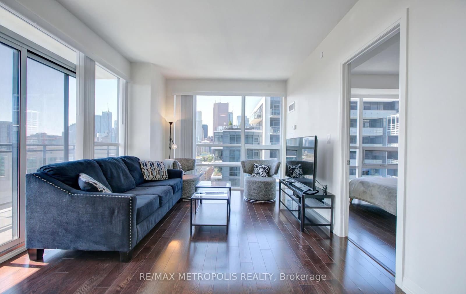 #2015 - 460 Adelaide Street E