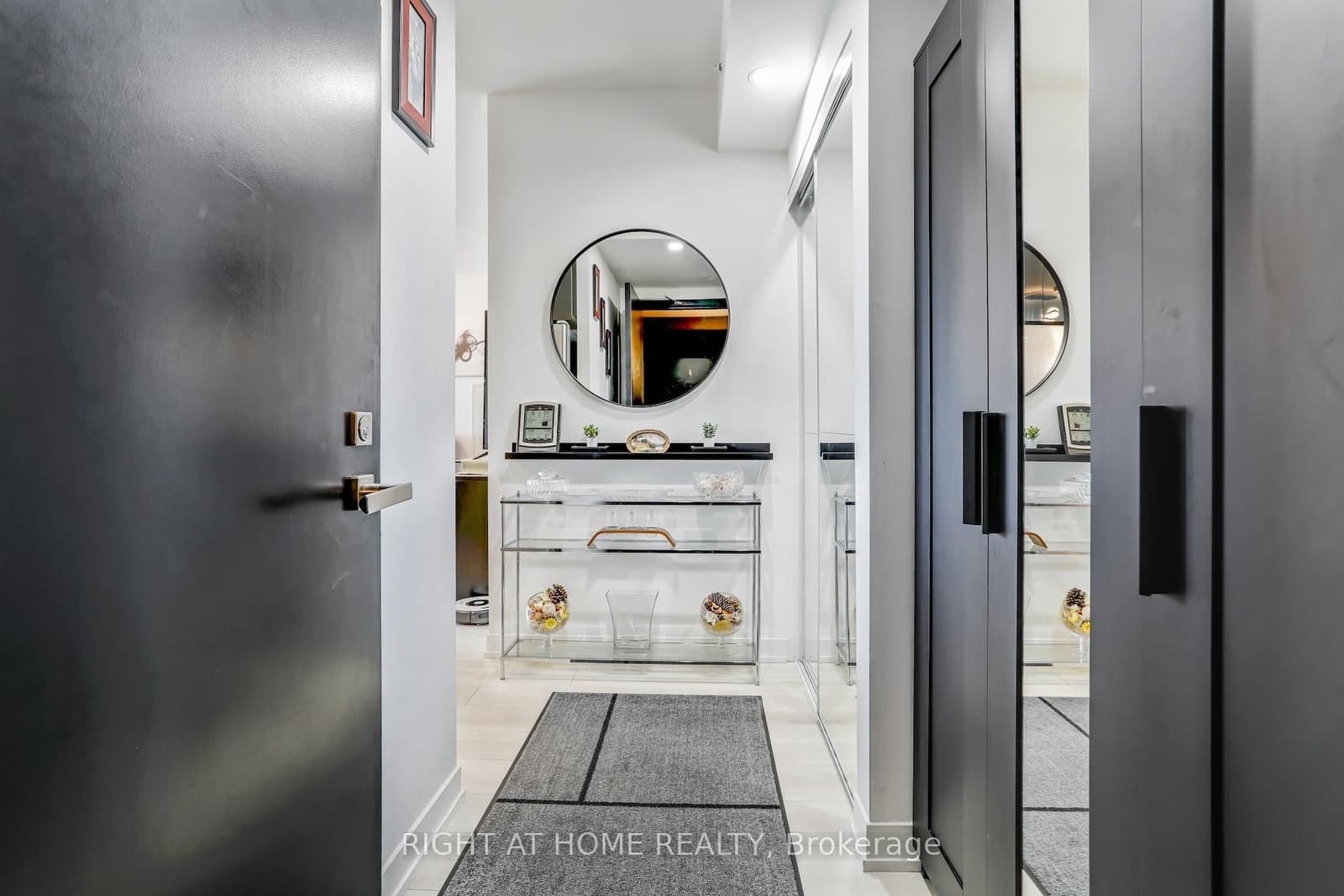 #402 - 31 Tippett Road