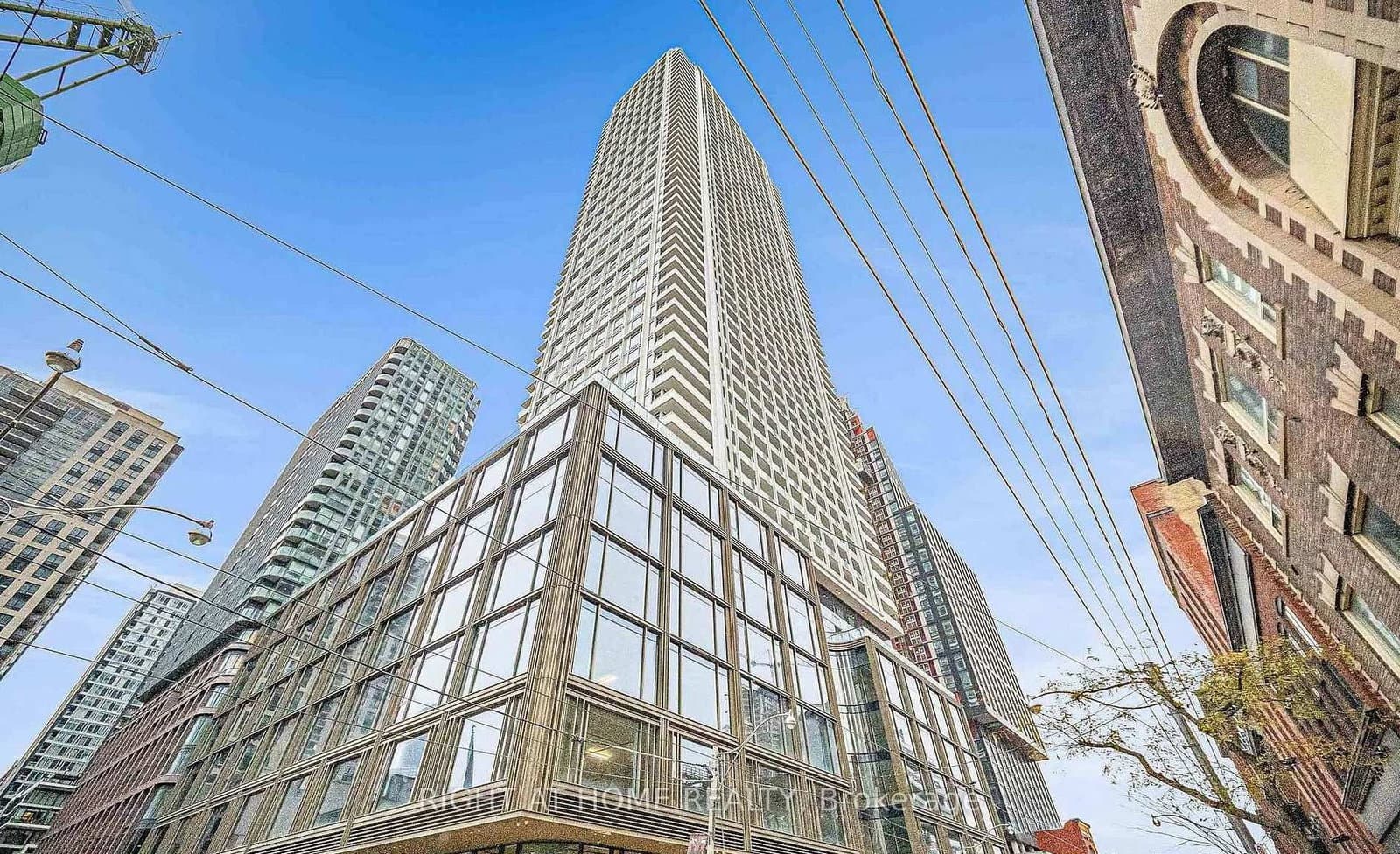 #4711 - 88 Queen Street E