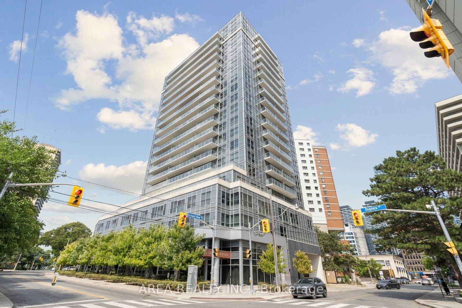 #1910 - 58 Orchard View Boulevard