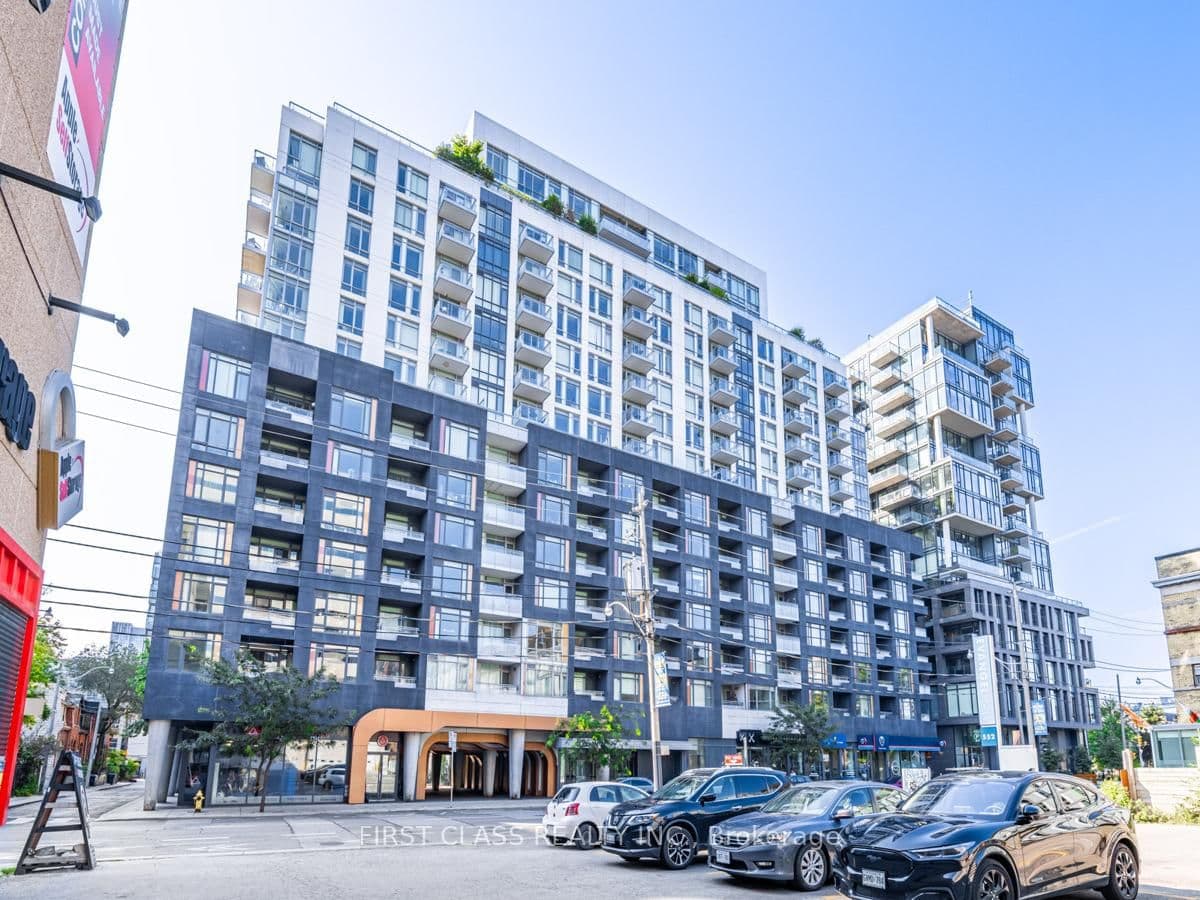 #1022 - 525 Adelaide Street W