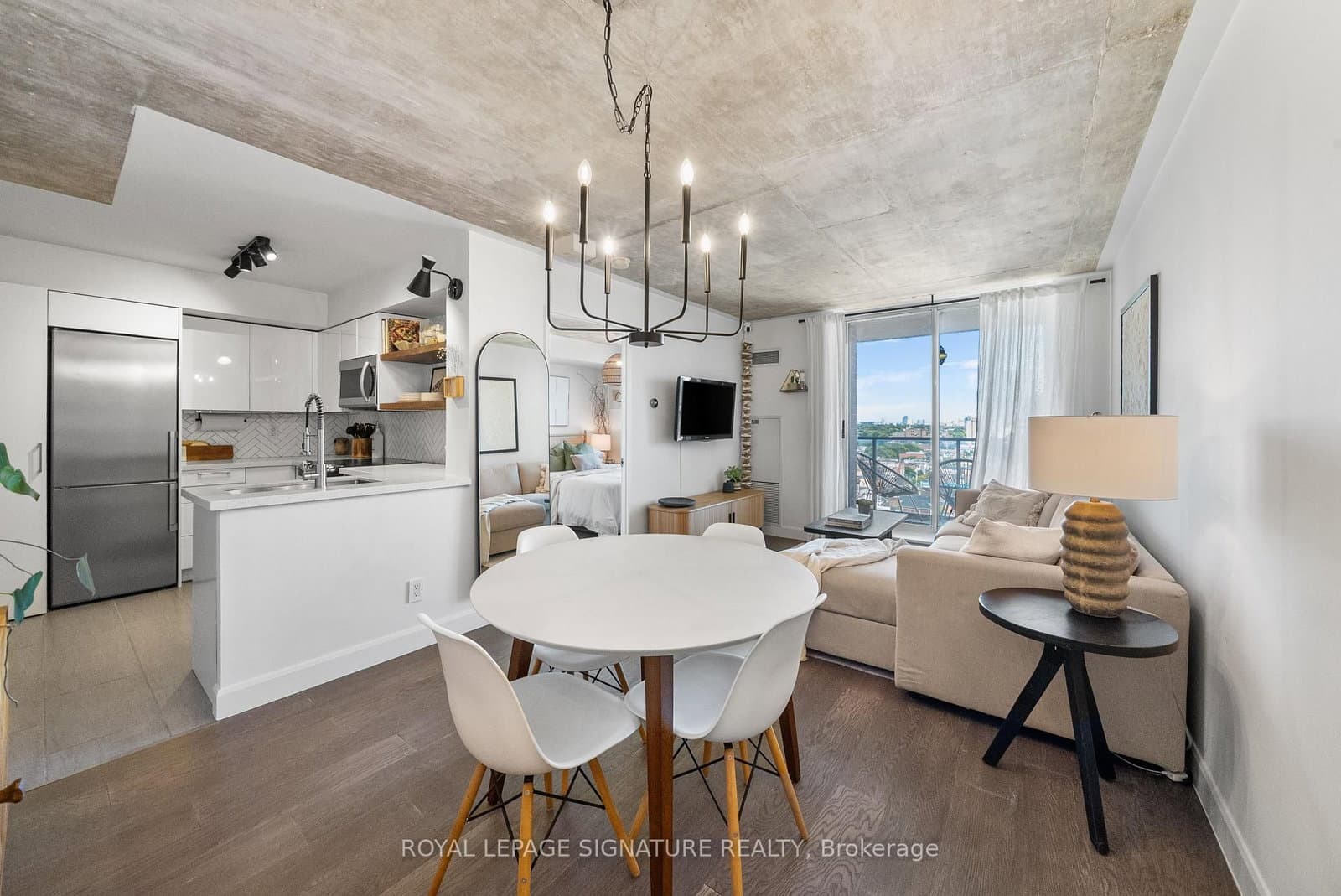 #1402 - 1369 Bloor Street W