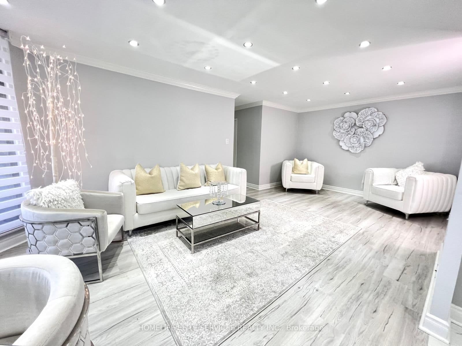 #1608 - 75 Graydon Hall Drive