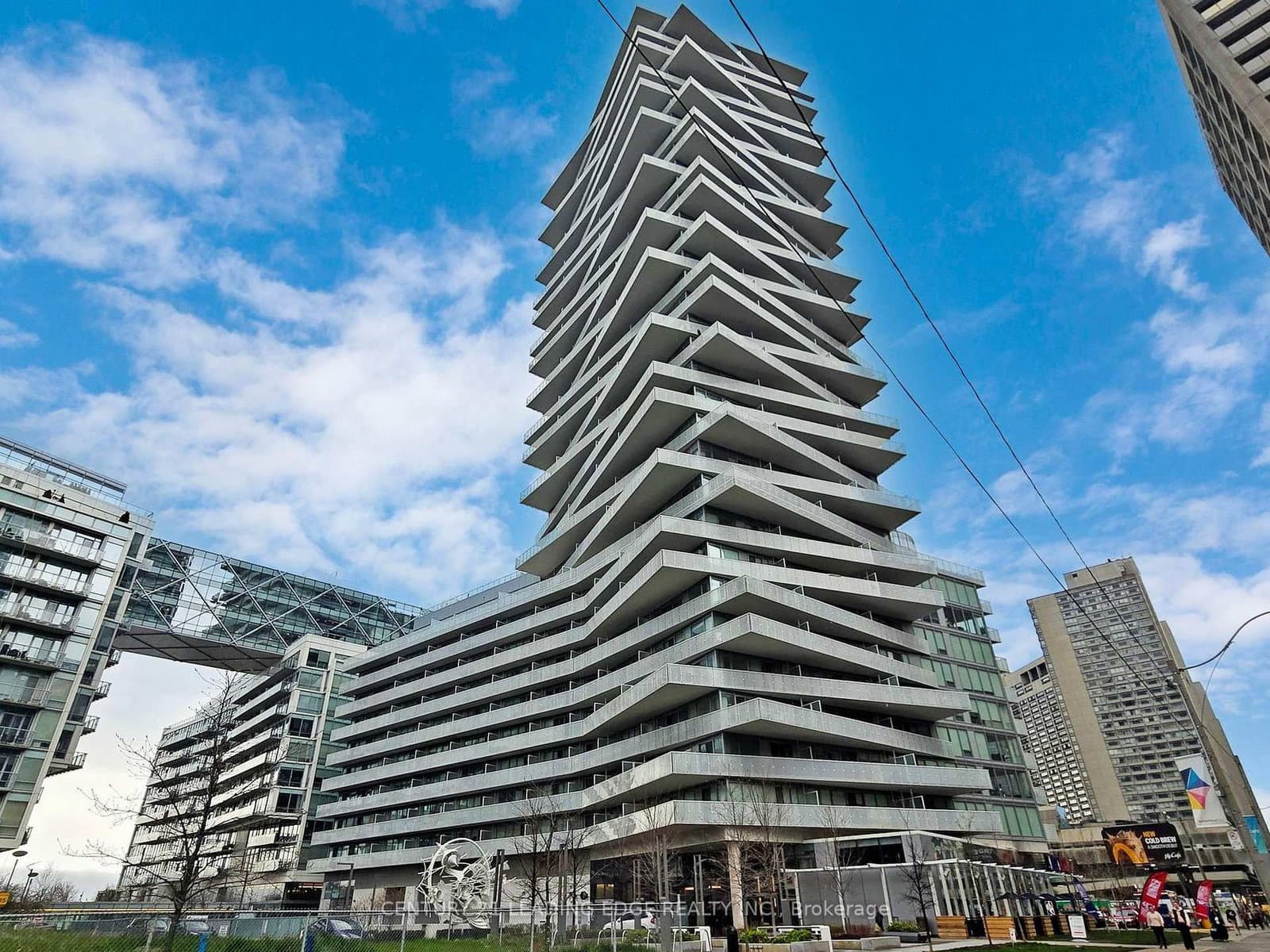 #1002 - 15 Queens Quay E