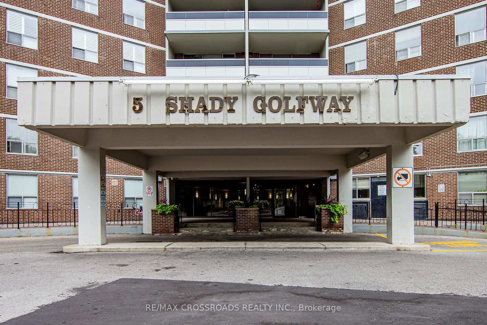 #205 - 5 Shady Golfway