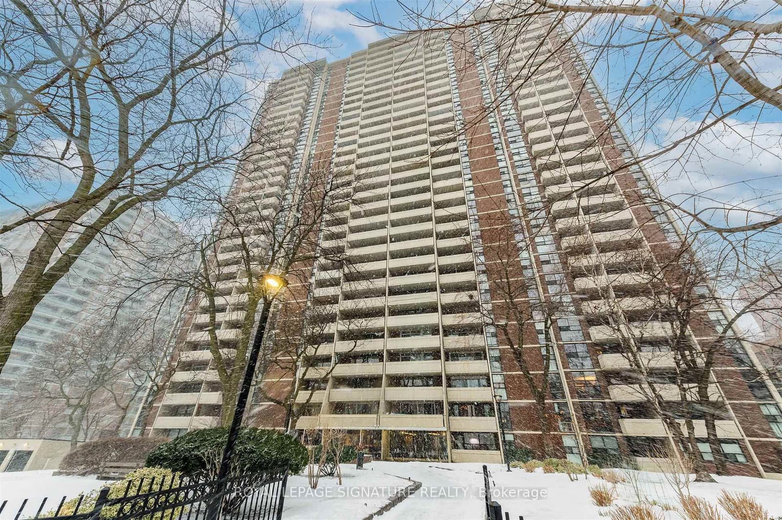 #2108 - 40 Homewood Avenue