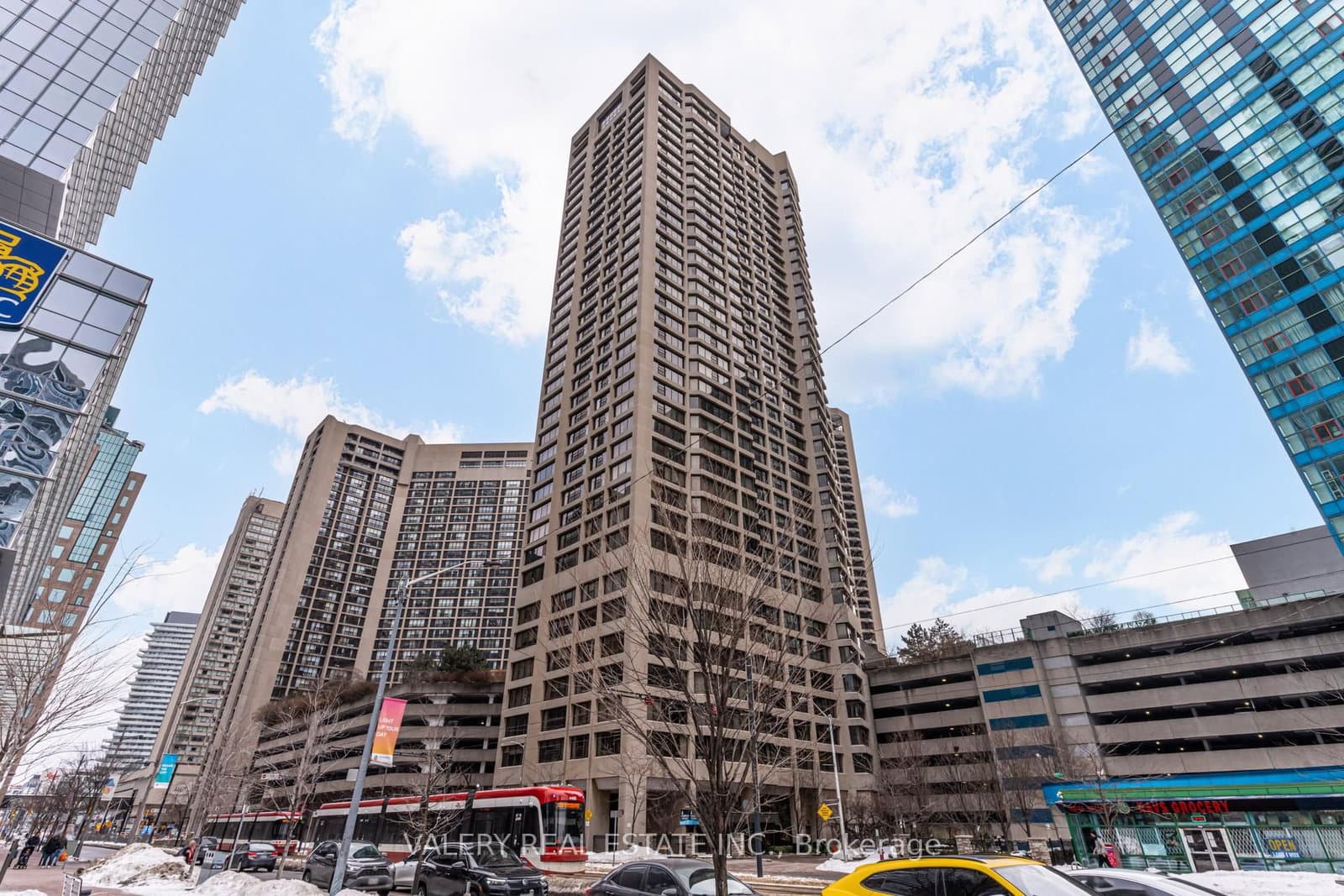 #1913 - 55 Harbour Square