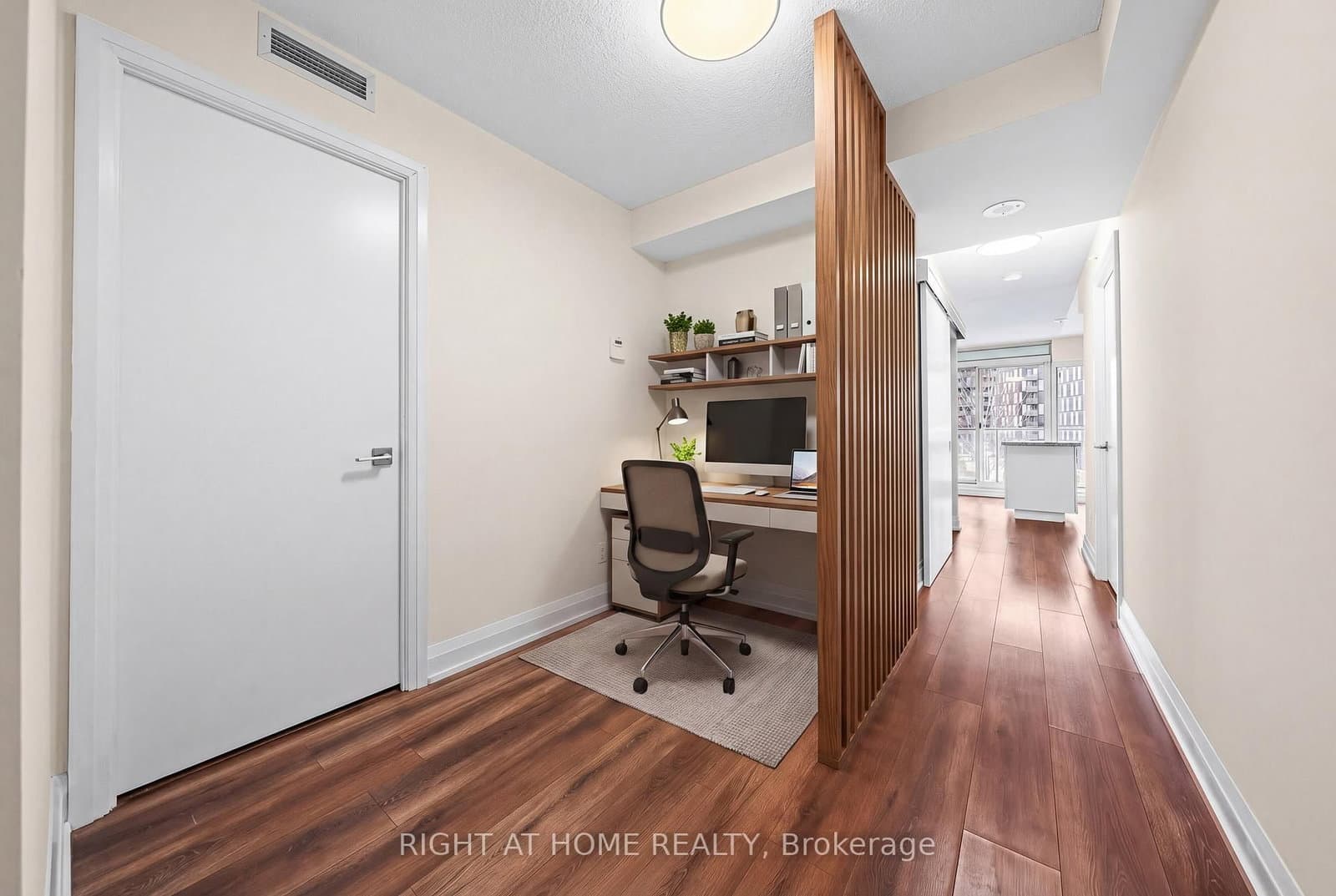 #203W - 565 Wilson Avenue