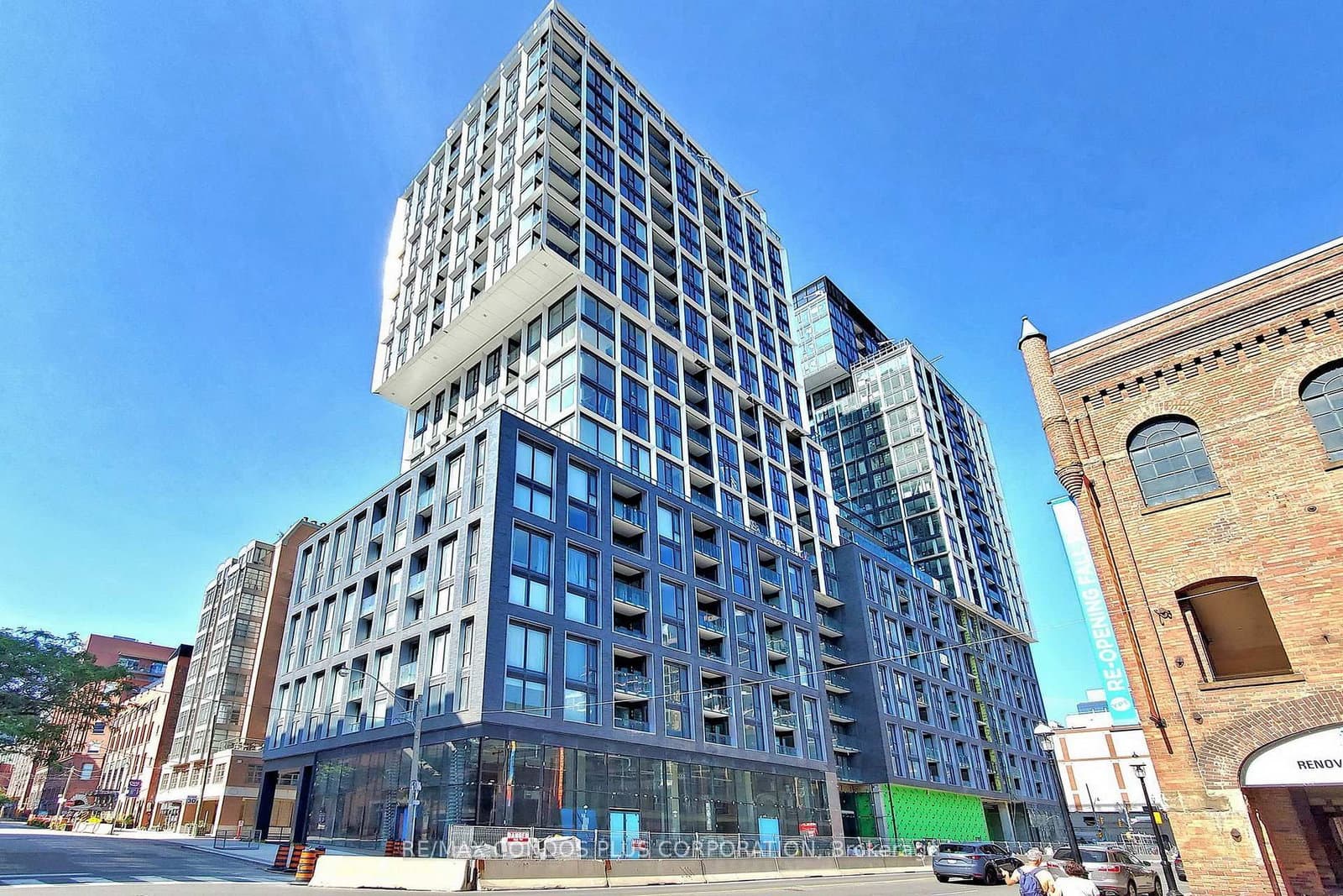 #2115 - 158 Front Street E