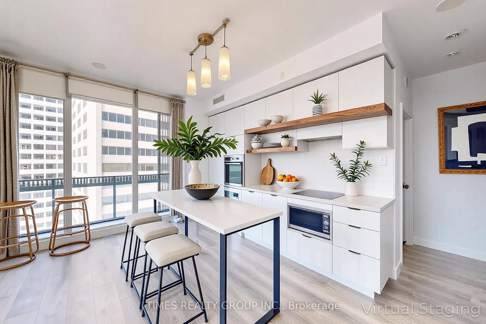 #1002 - 8 Eglinton Avenue E