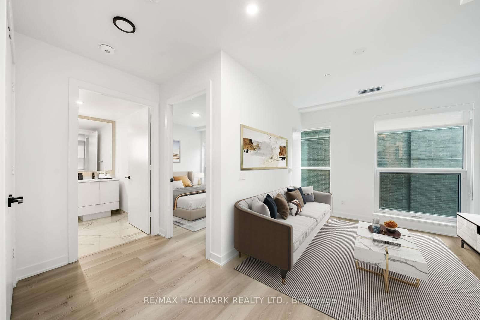 327 King Street W, Unit 605