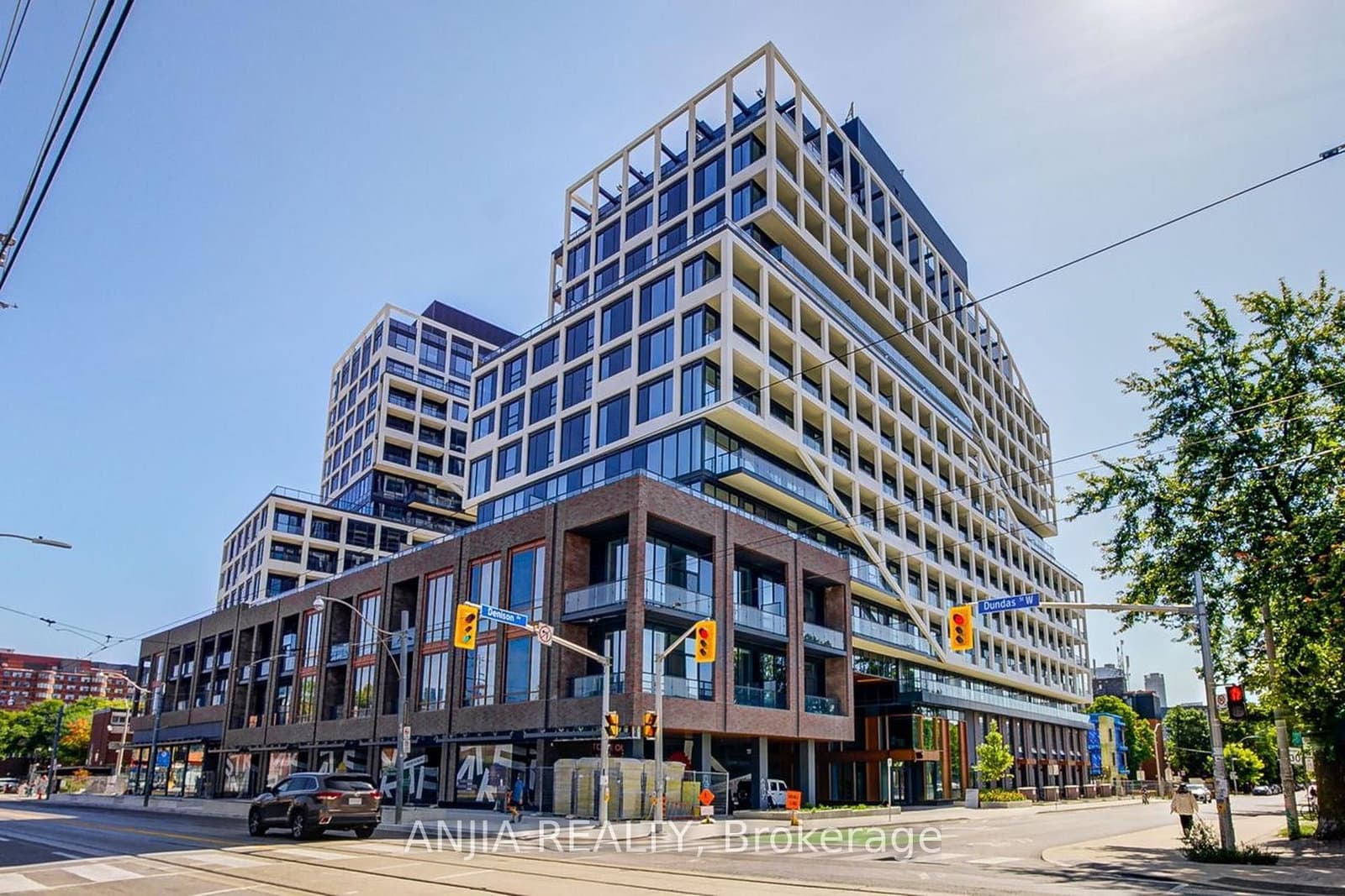 115 Denison Avenue, Unit 803