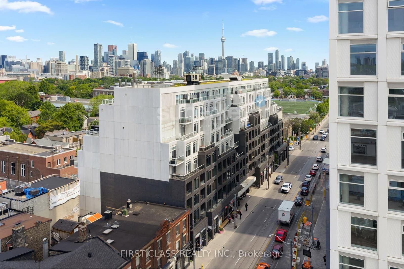 #413 - 783 Bathurst Street