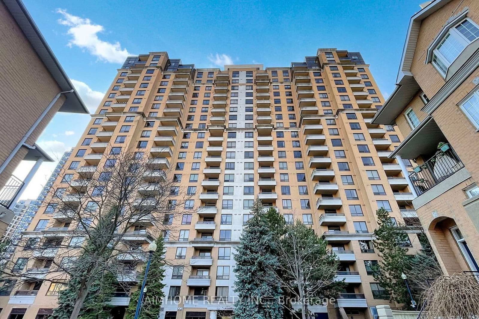 #1705 - 18 Sommerset Way
