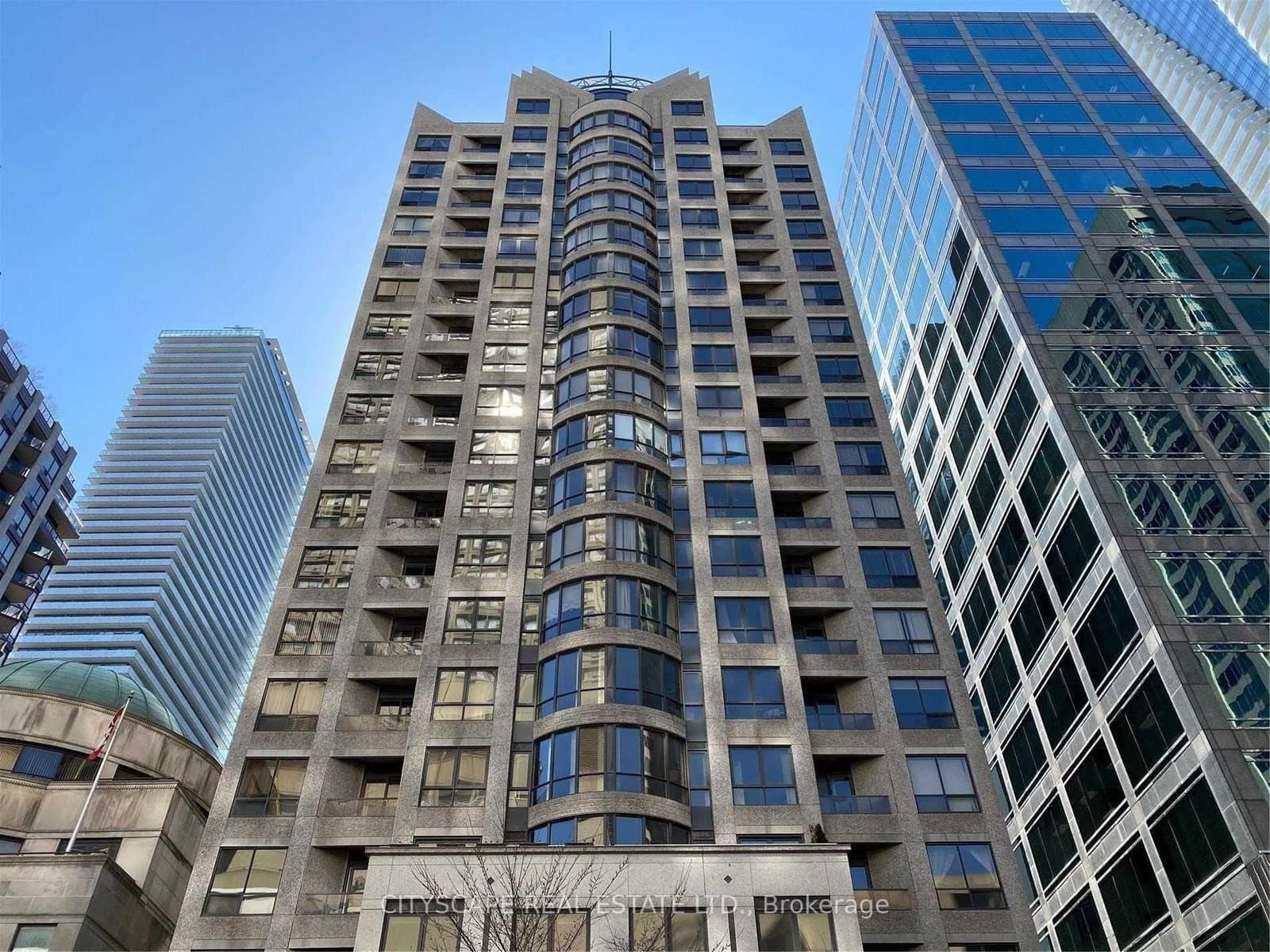 #Lph8 - 55 Bloor Street E