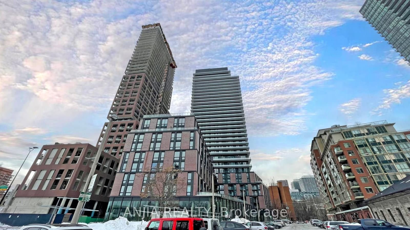 35 Parliament Street, Unit 1812