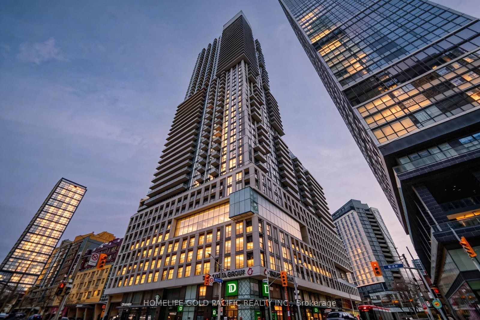 #925 - 251 Jarvis Street