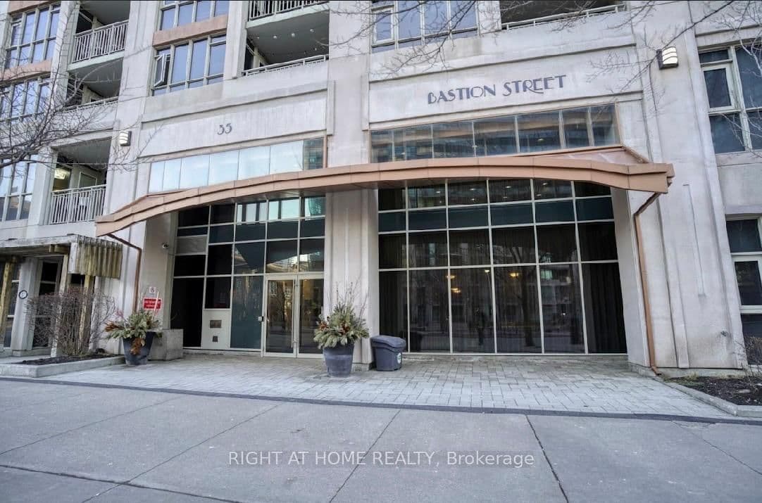 #706 - 35 Bastion Street