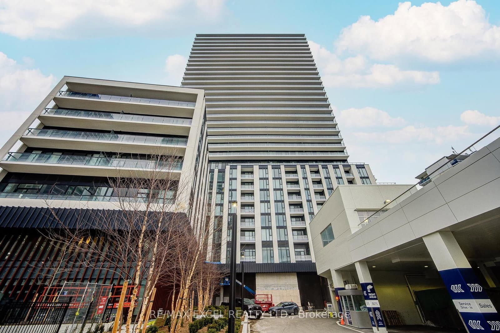 #1011 - 5858 Yonge Street