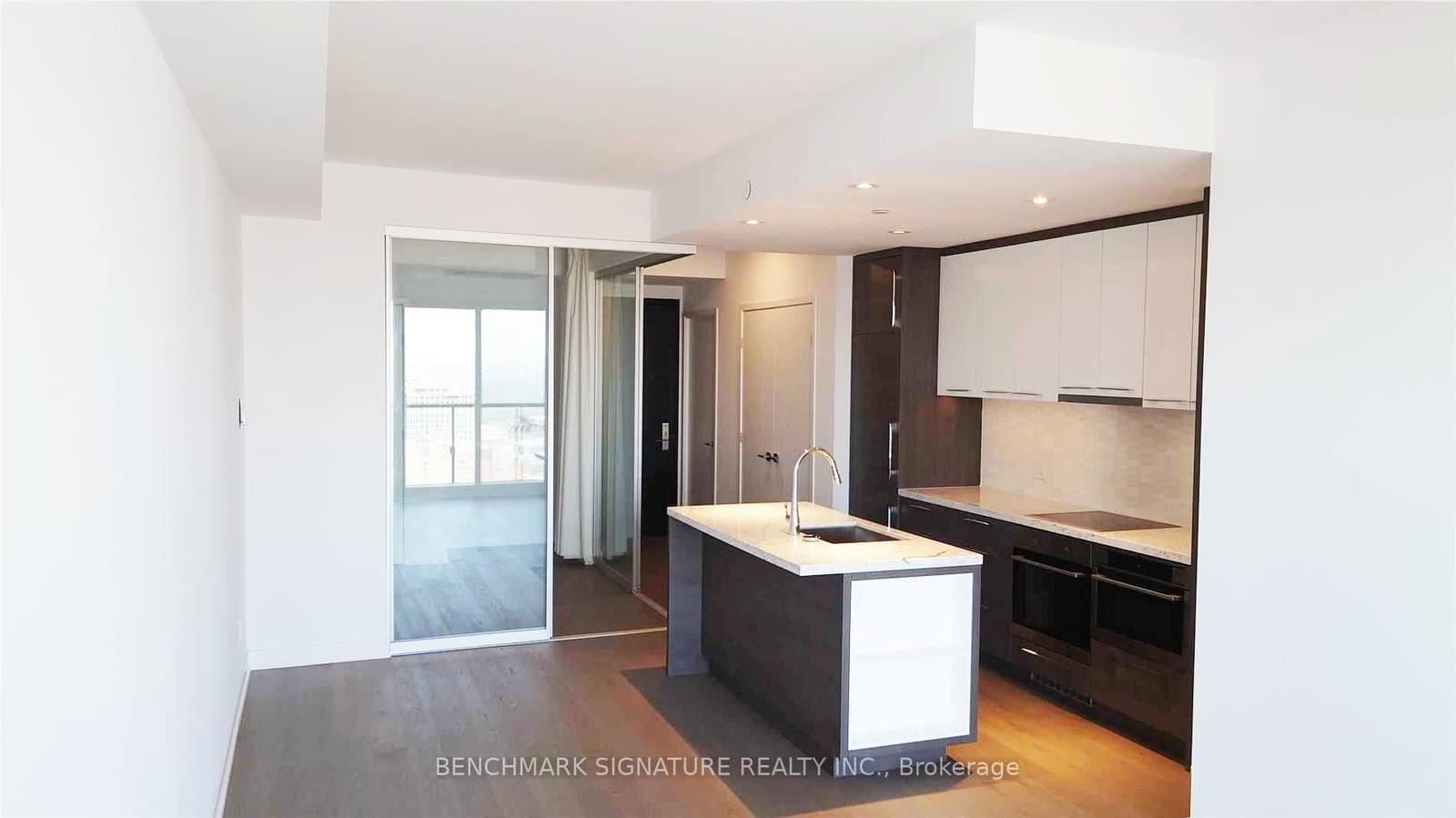 #2805 - 488 University Avenue