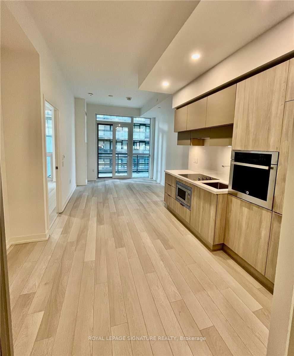#308 - 39 Roehampton Avenue