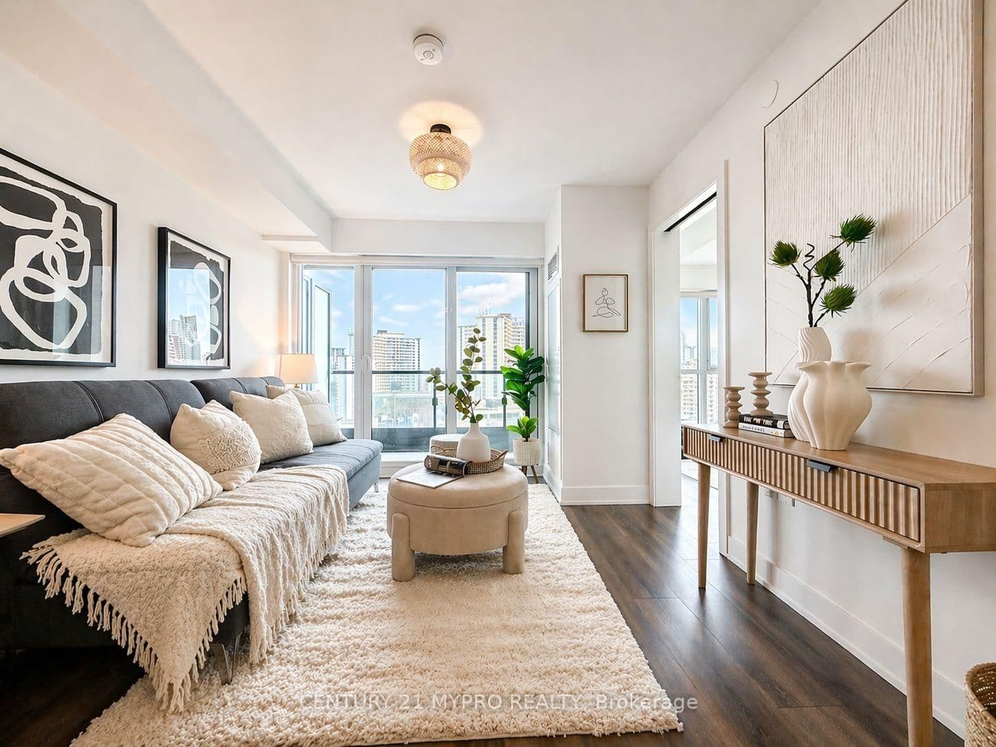 #1621 - 585 Bloor Street E