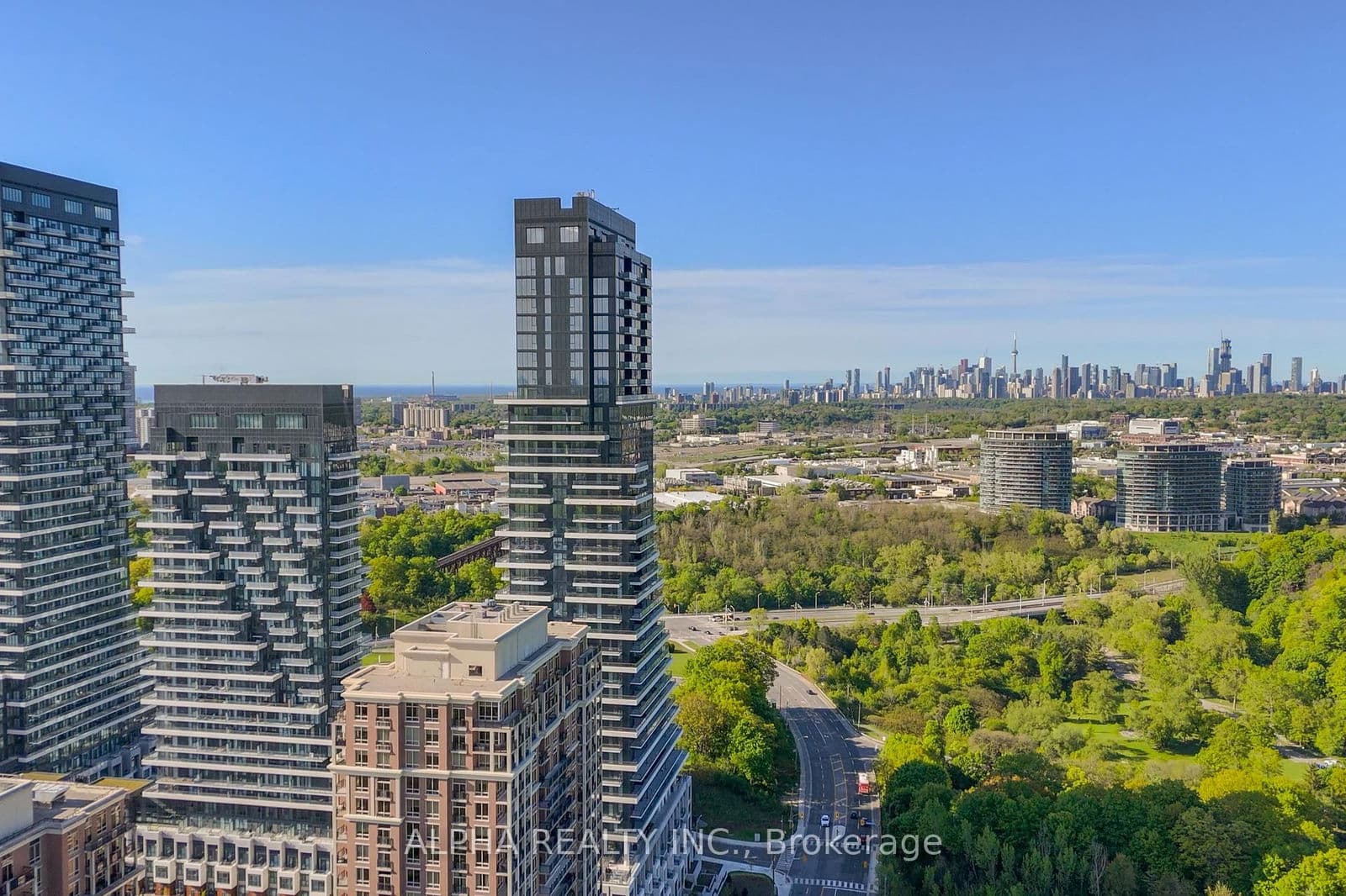 10 Inn On The Park Drive, Unit 709