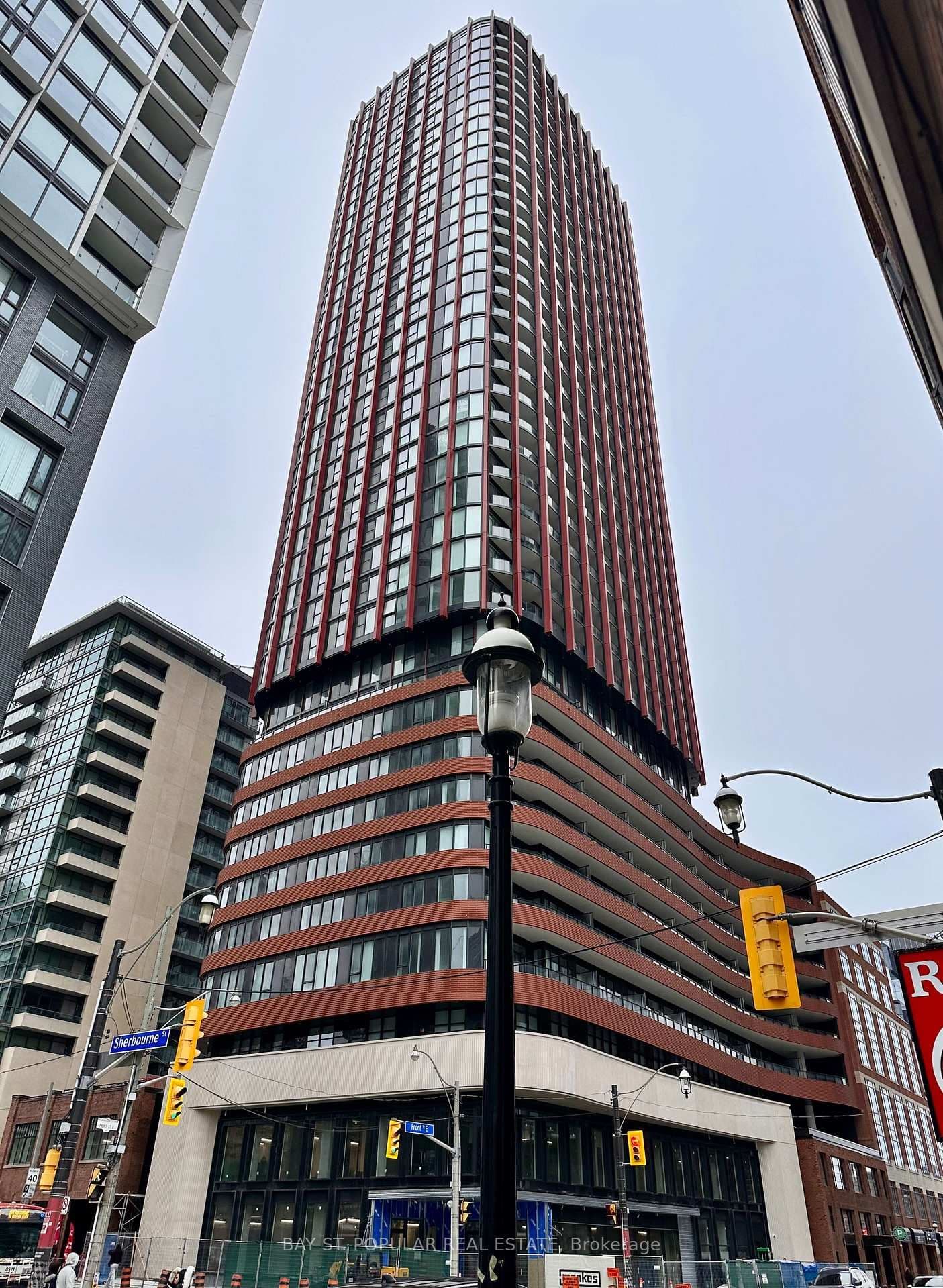 #2105 - 180 Front Street E