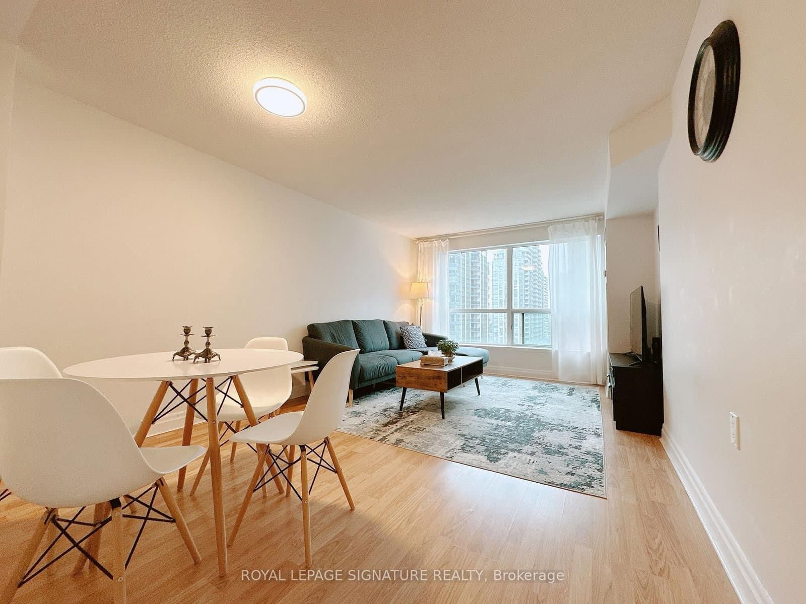 #905 - 21 Hillcrest Avenue