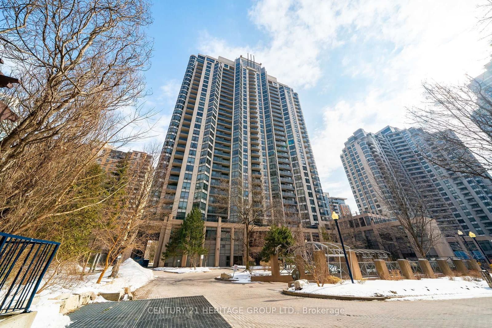#1111 - 10 Northtown Way