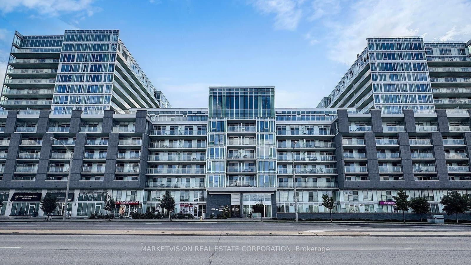 #806 - 565 Wilson Avenue