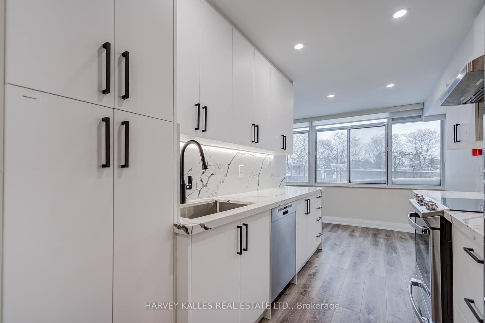 #109 - 3000 Bathurst Street