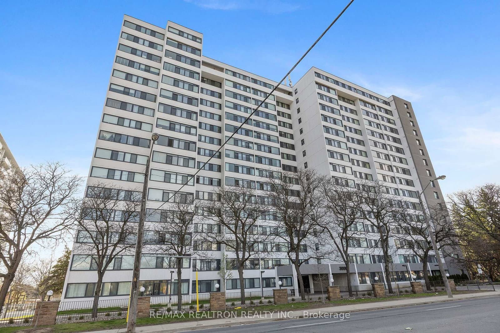 #908 - 3000 Bathurst Street