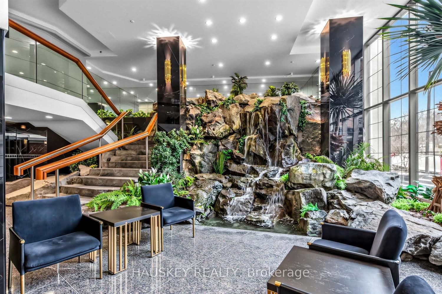 #402 - 3800 Yonge Street