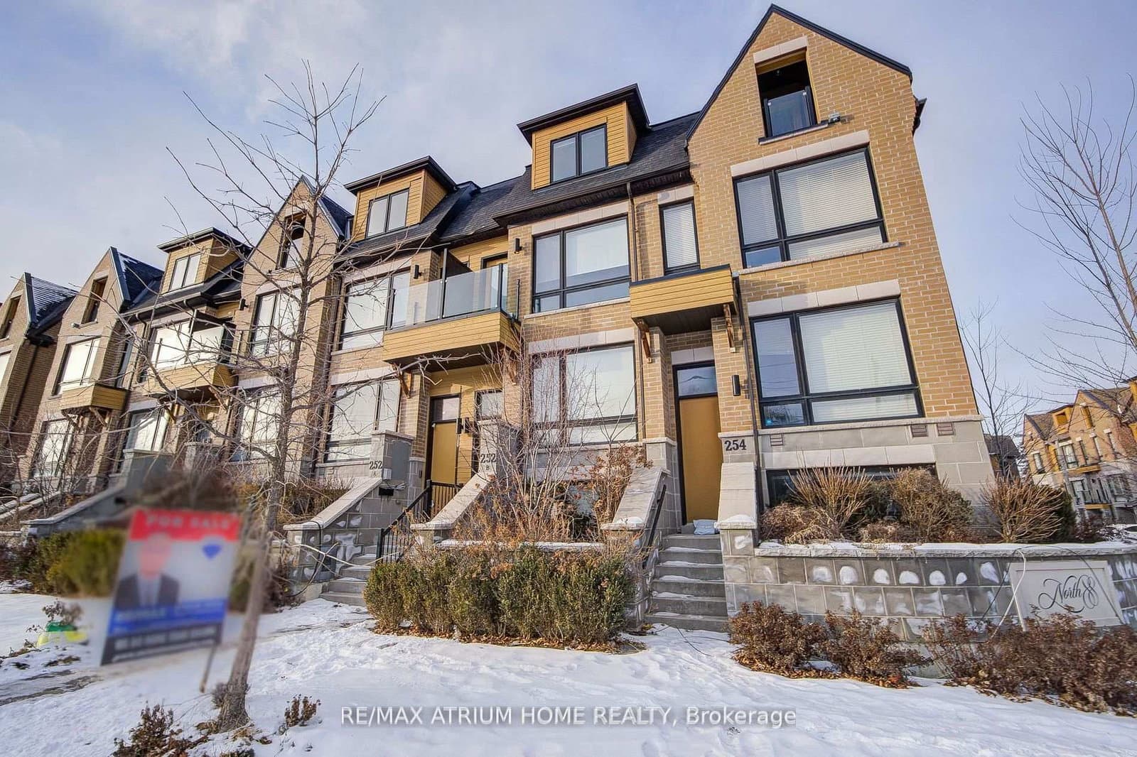 252B Finch Avenue E