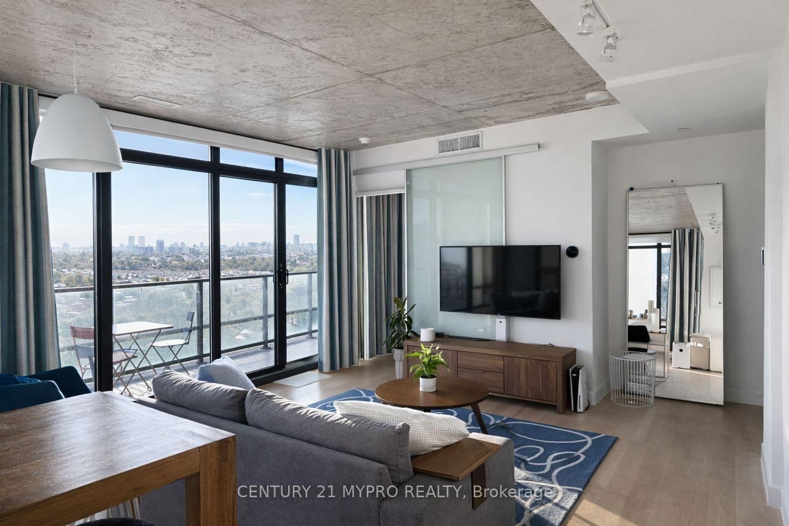 111 Bathurst Street, Unit 1502
