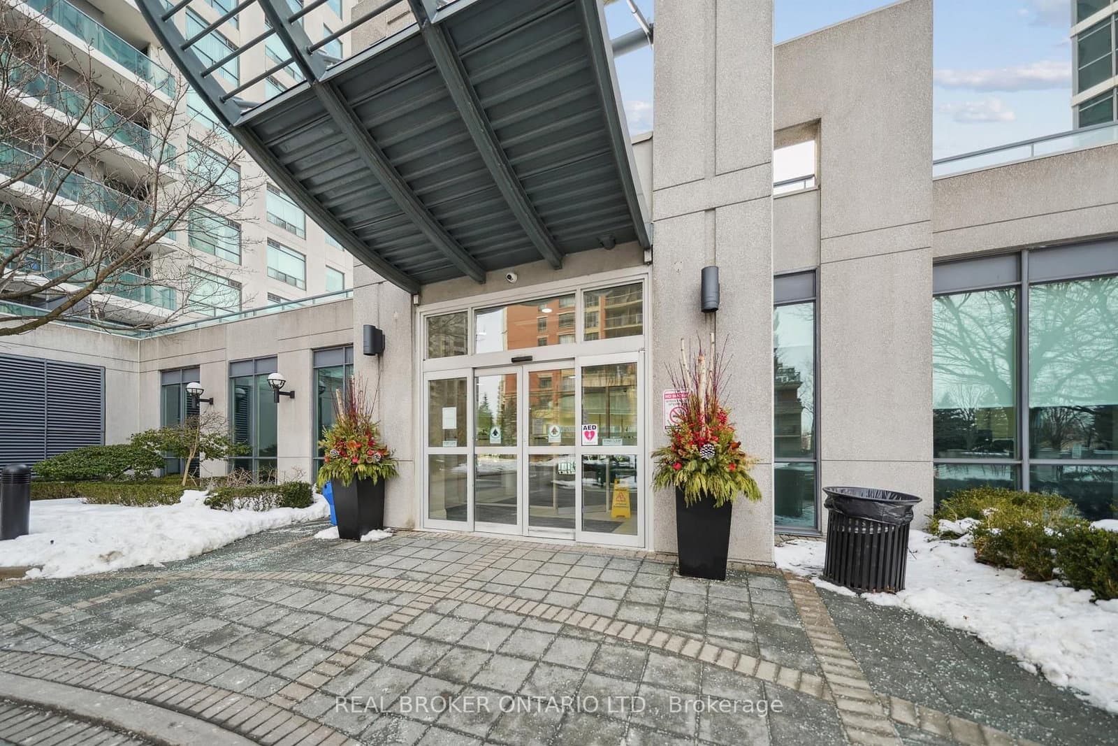 #808 - 28 Harrison Garden Boulevard